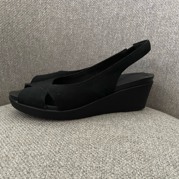 CROCS-womens Leigh Ann Slingback Wedge Wedges size 7 - Picture 1 of 5